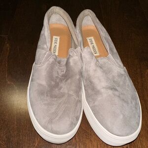 Steve Madden grey suede casual size 8